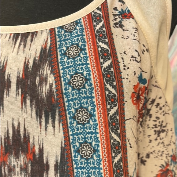 $5/25! Add 5 to bundle to get for $25 Eyelash Couture Cream and Blue Tank Top - Picture 2 of 4